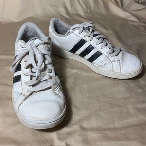Adidas grand court low top Size: 7.5